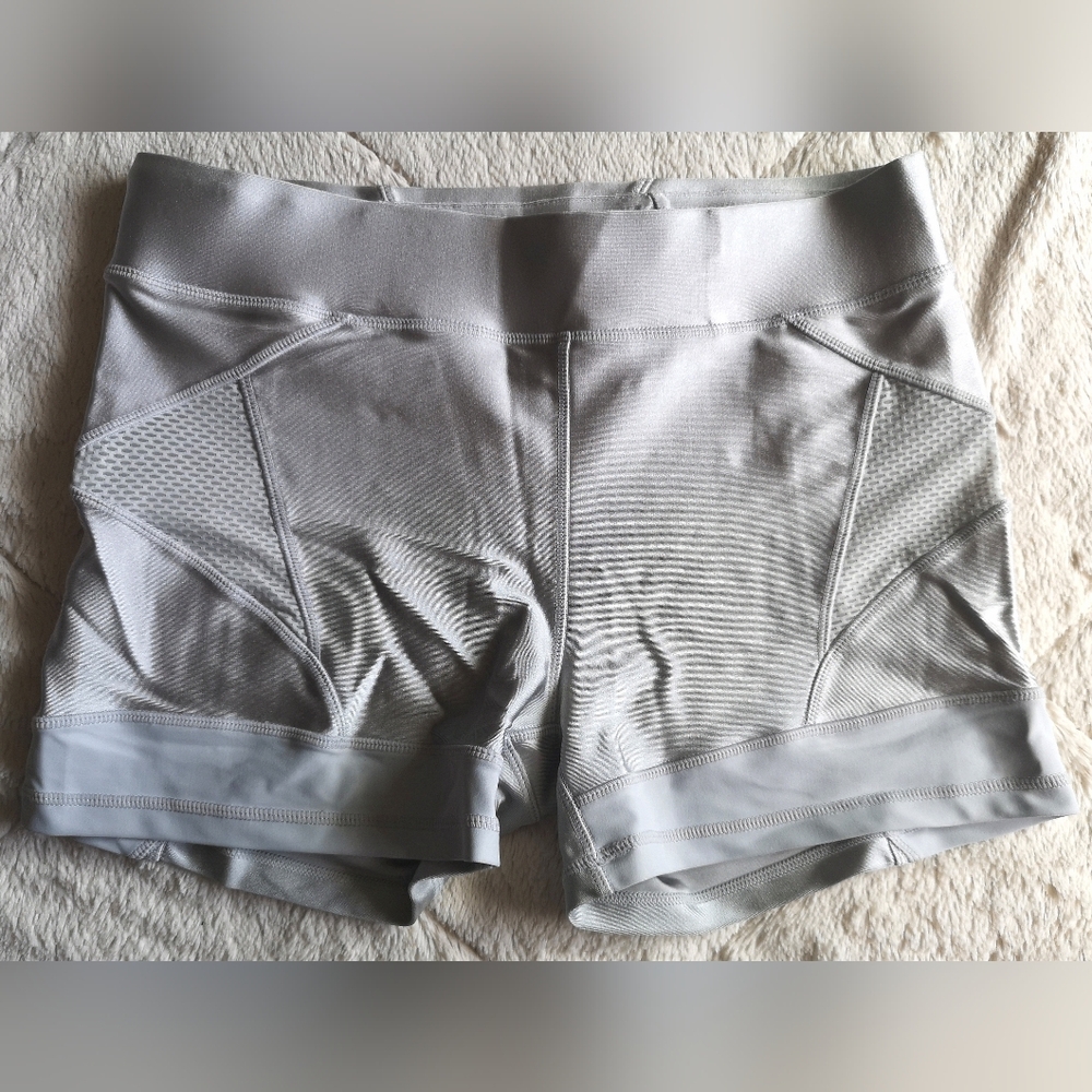 NWOT Industry sport short